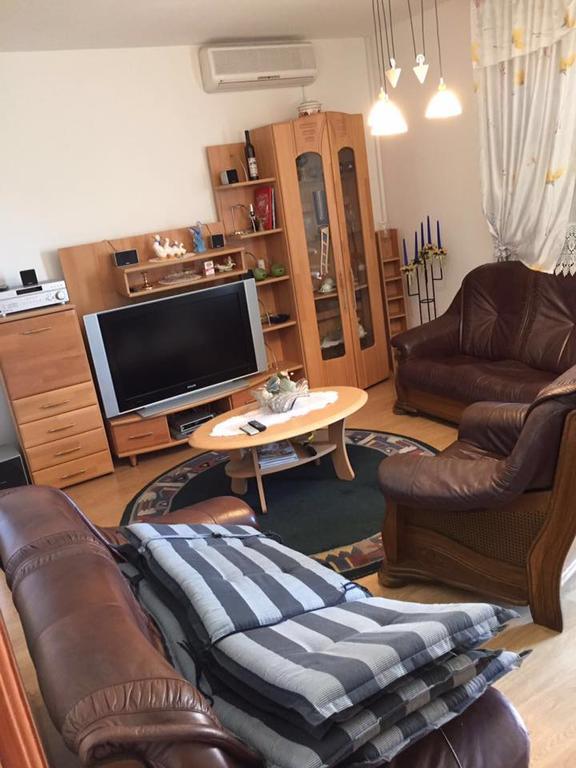 Apartmani Mane Apartment *