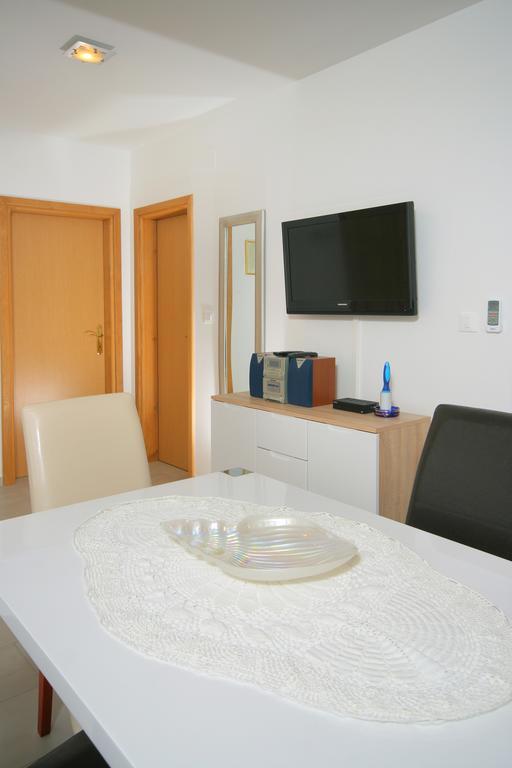 Apartmani Mane *