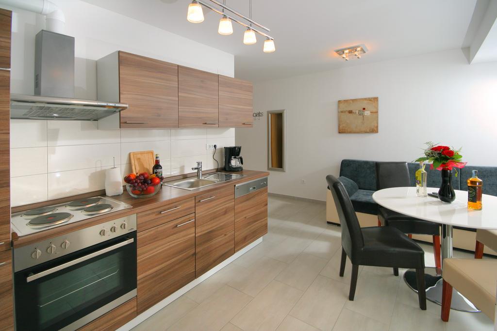 Apartmani Mane *